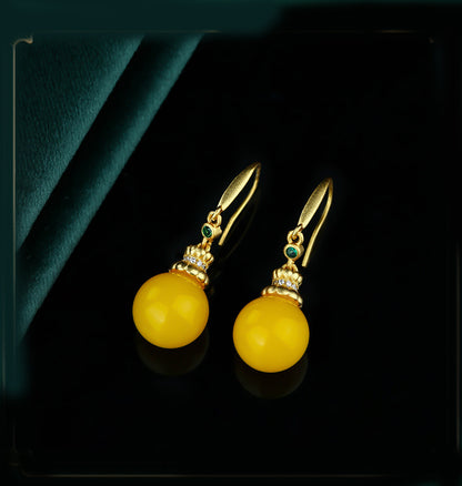 Unique style / Ear studs / artificial amber / Can be paired with any clothes at will