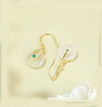 Earrings / Leaves / Diamond studded / Versatile / Jadeite / Implies peace