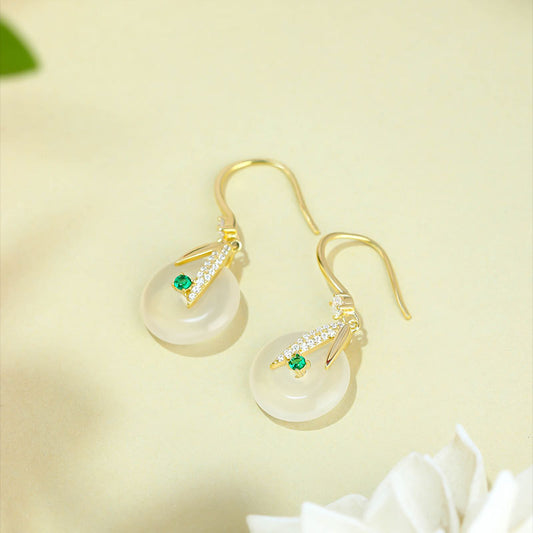 Earrings / Leaves / Diamond studded / Versatile / Jadeite / Implies peace